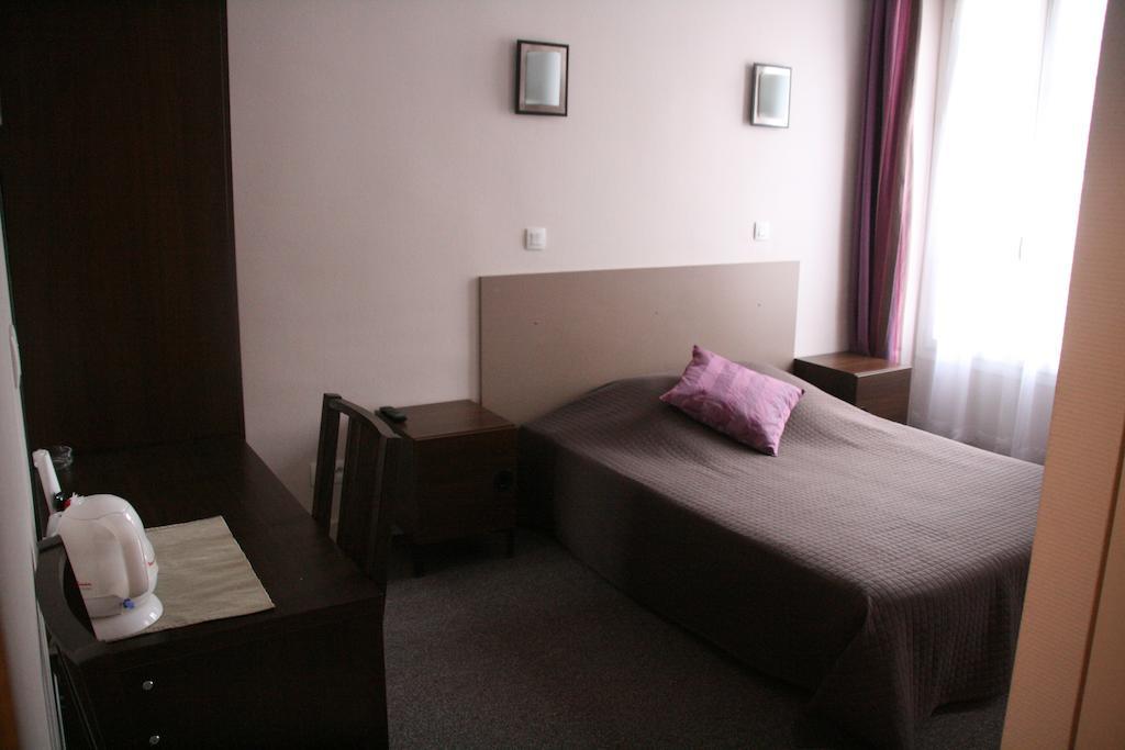 Hotel Du Roussillon París Habitación foto